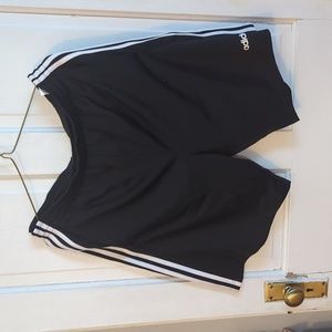 NWOT XL Adidas classic 3 stripe shorts